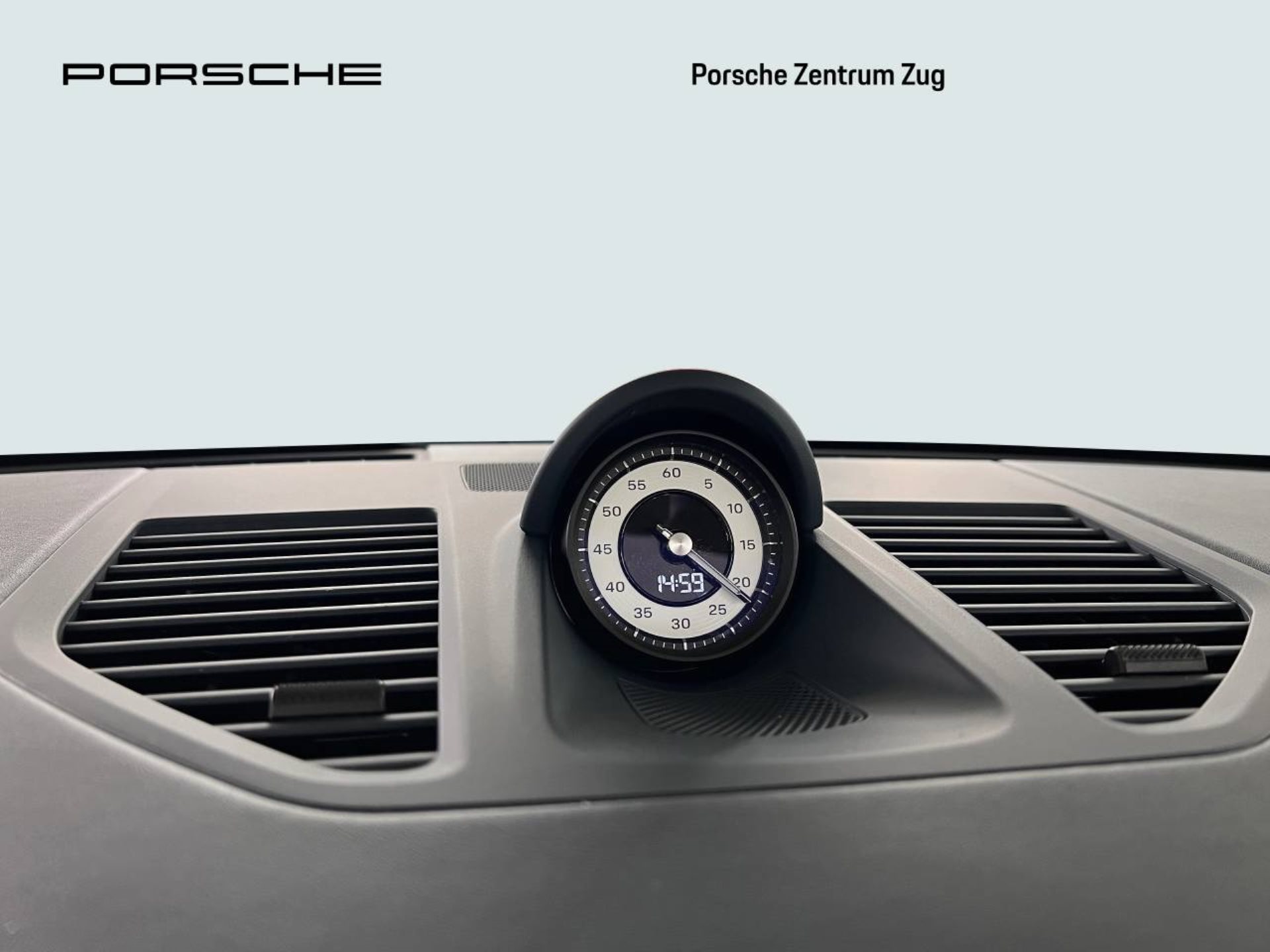 PORSCHE 911 Carrera 4 GTS Cabriolet-image-28