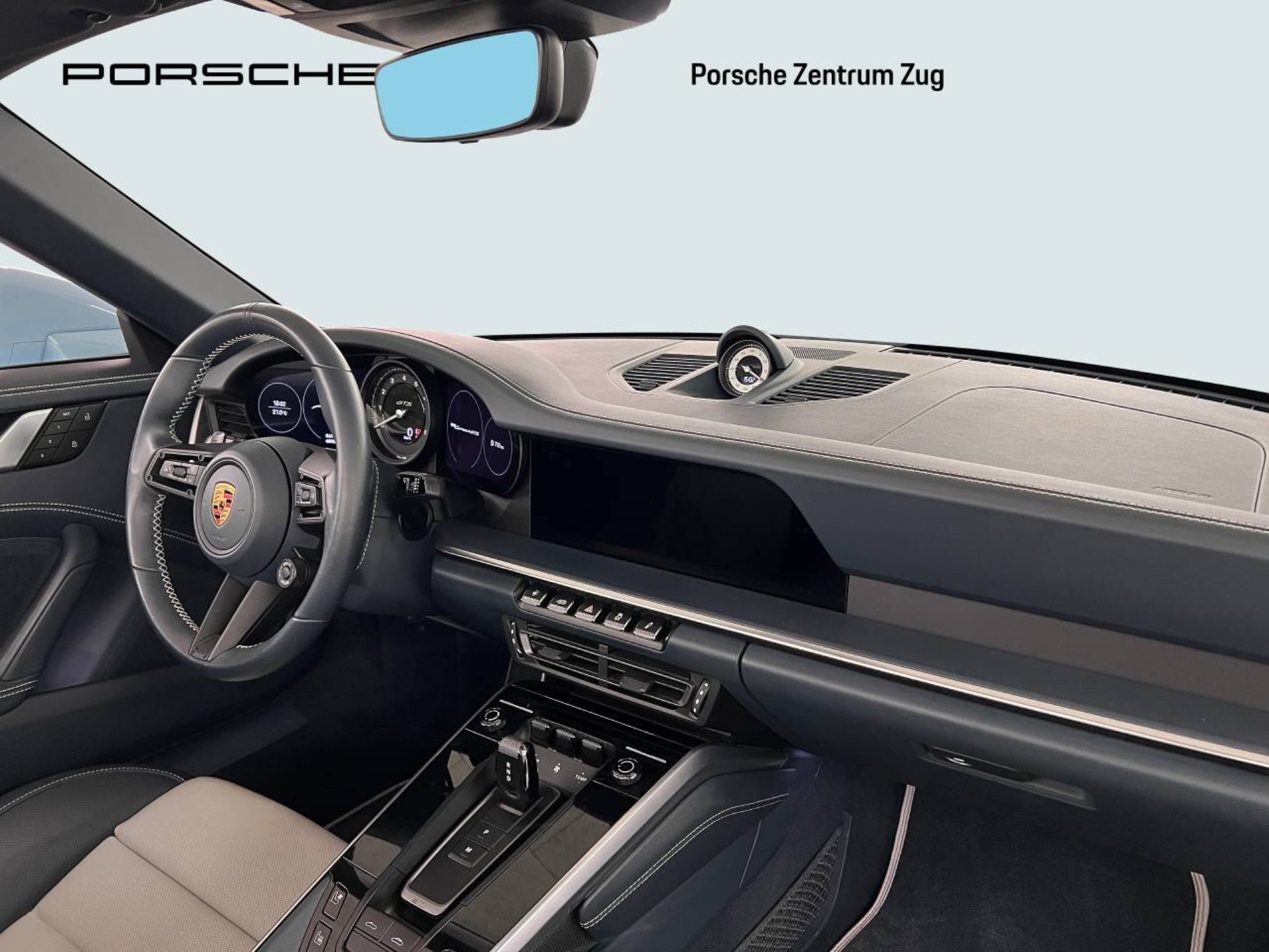 PORSCHE 911 Carrera 4 GTS Cabriolet-image-19