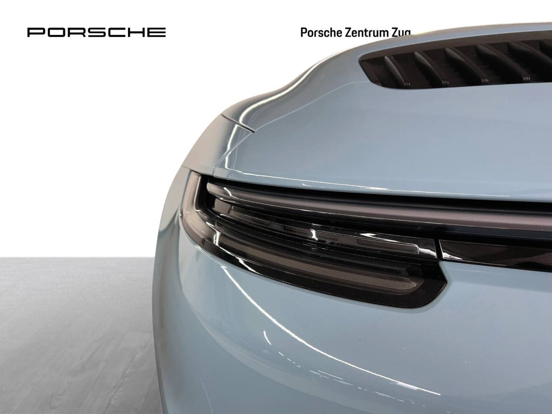 PORSCHE 911 Carrera 4 GTS Cabriolet-image-13