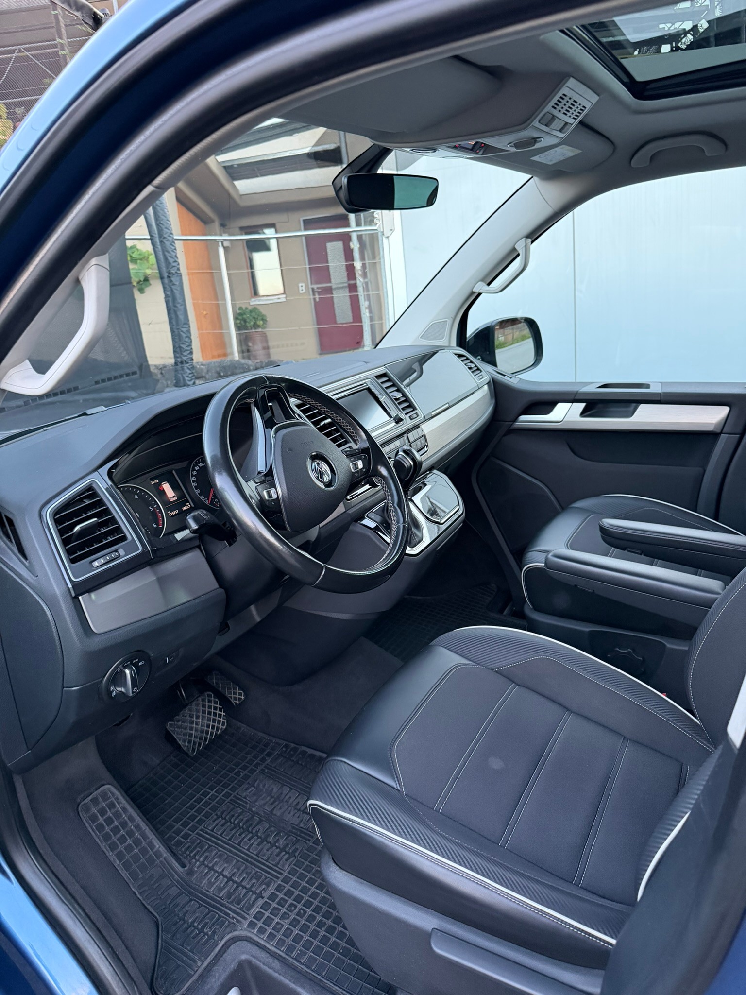 VW 2.0 TDI 4M Edition 30 DSG-image-2