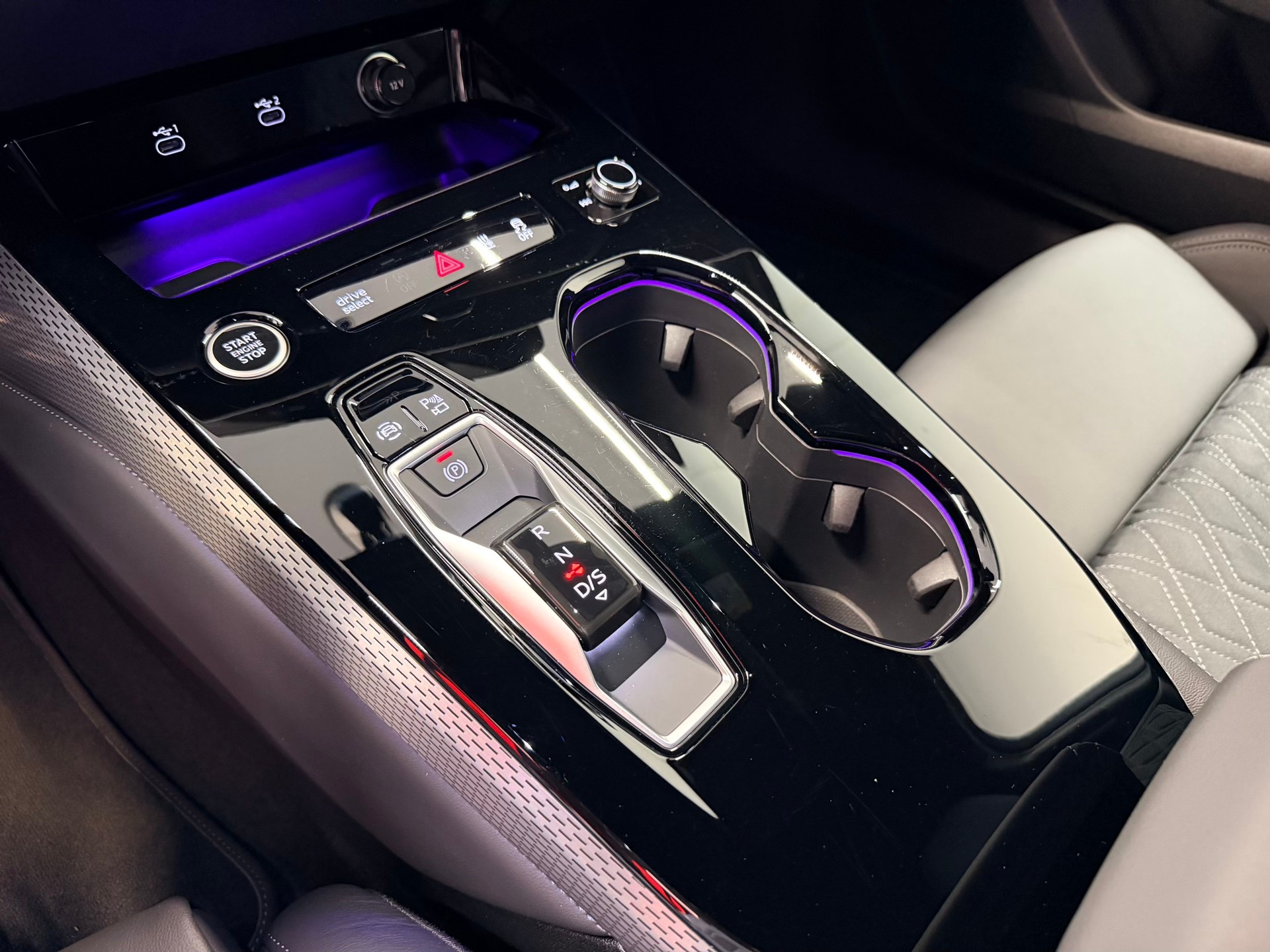 AUDI A5 Avant TDI quattro 150 kW S tronic-image-22