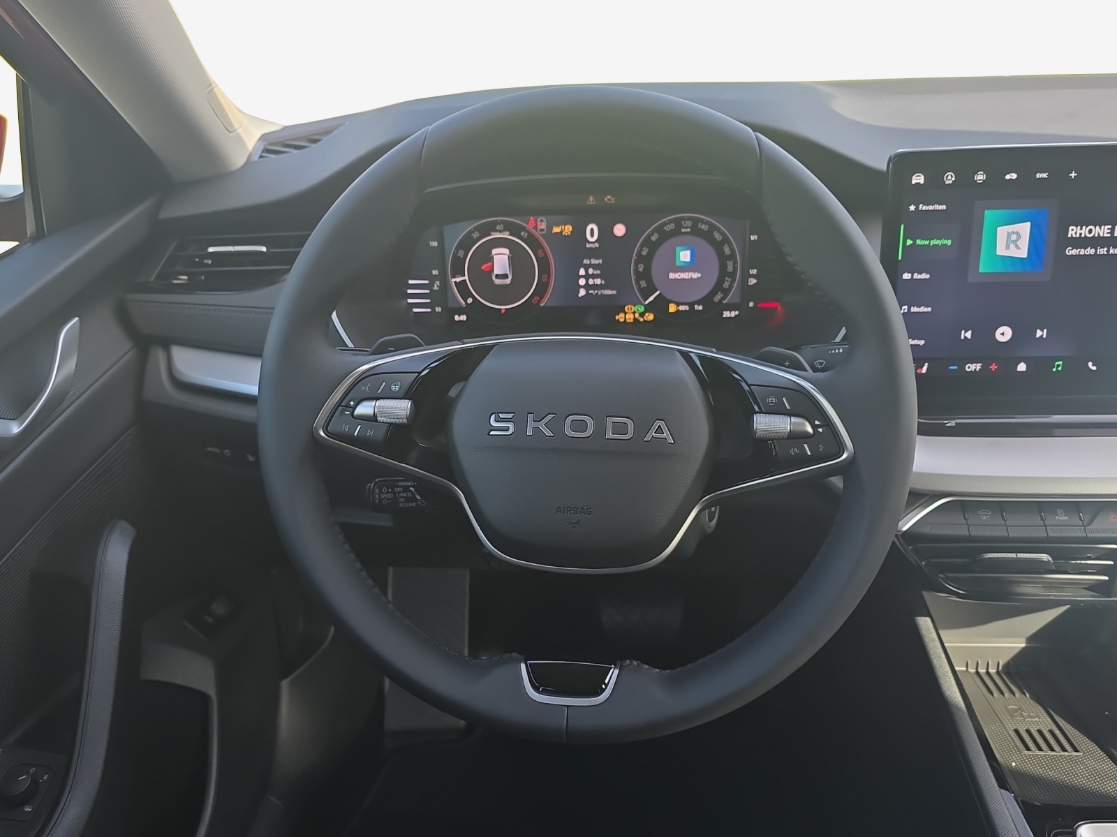SKODA Octavia Combi 2.0 TDI DSG Selection-image-9