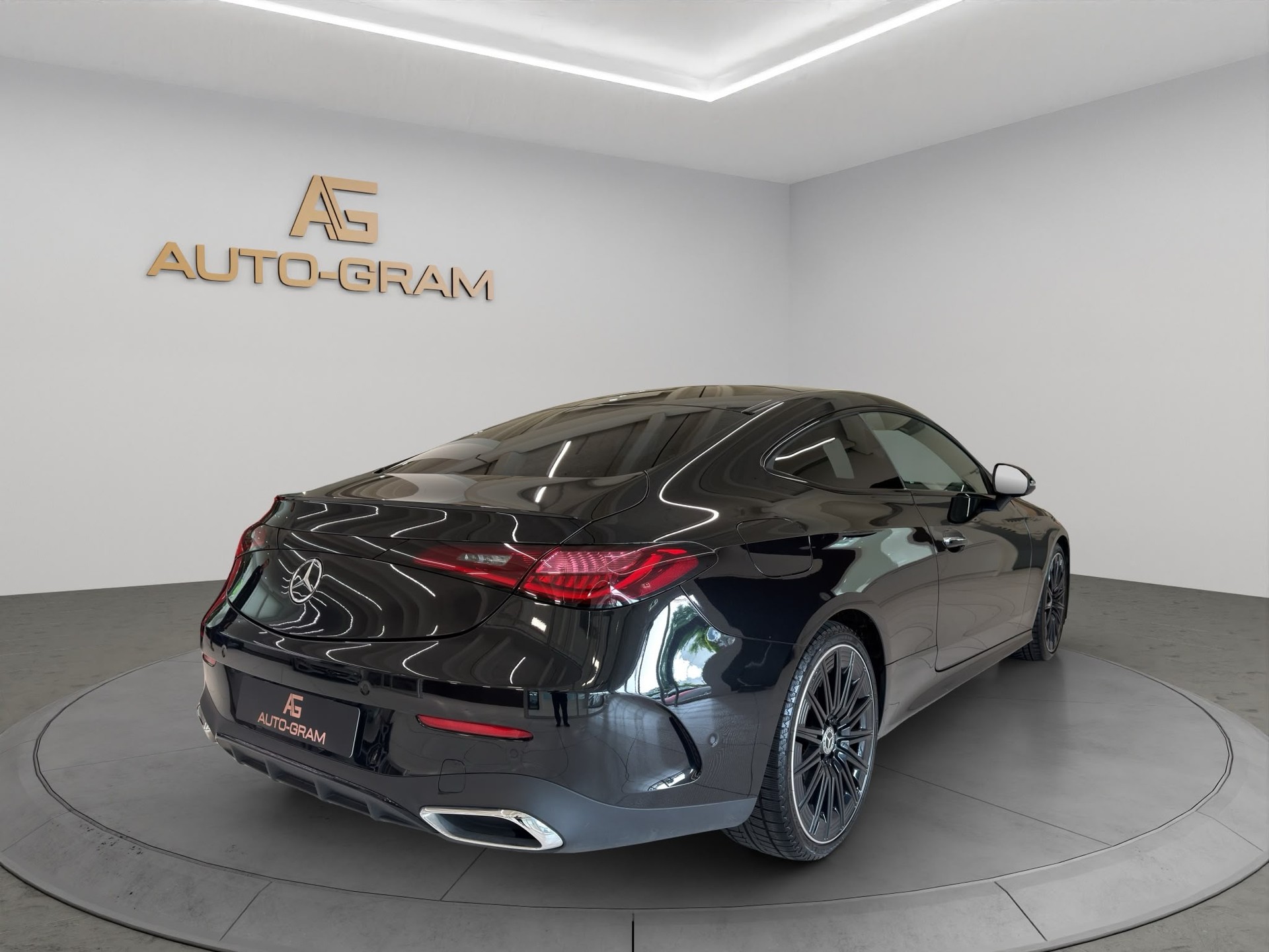 MERCEDES-BENZ CLE 200 Coupé 4Matic 9G-Tronic-image-4