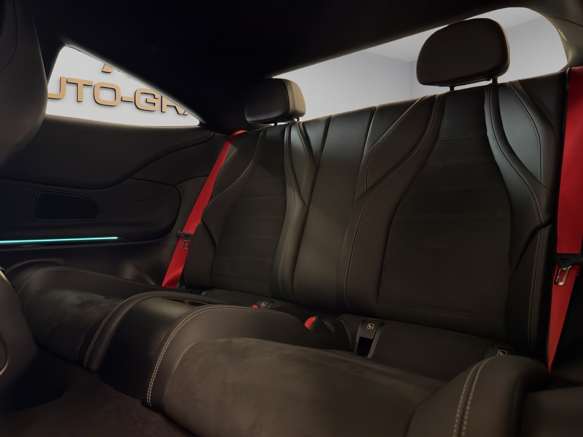 MERCEDES-BENZ CLE 200 Coupé 4Matic 9G-Tronic-image-15