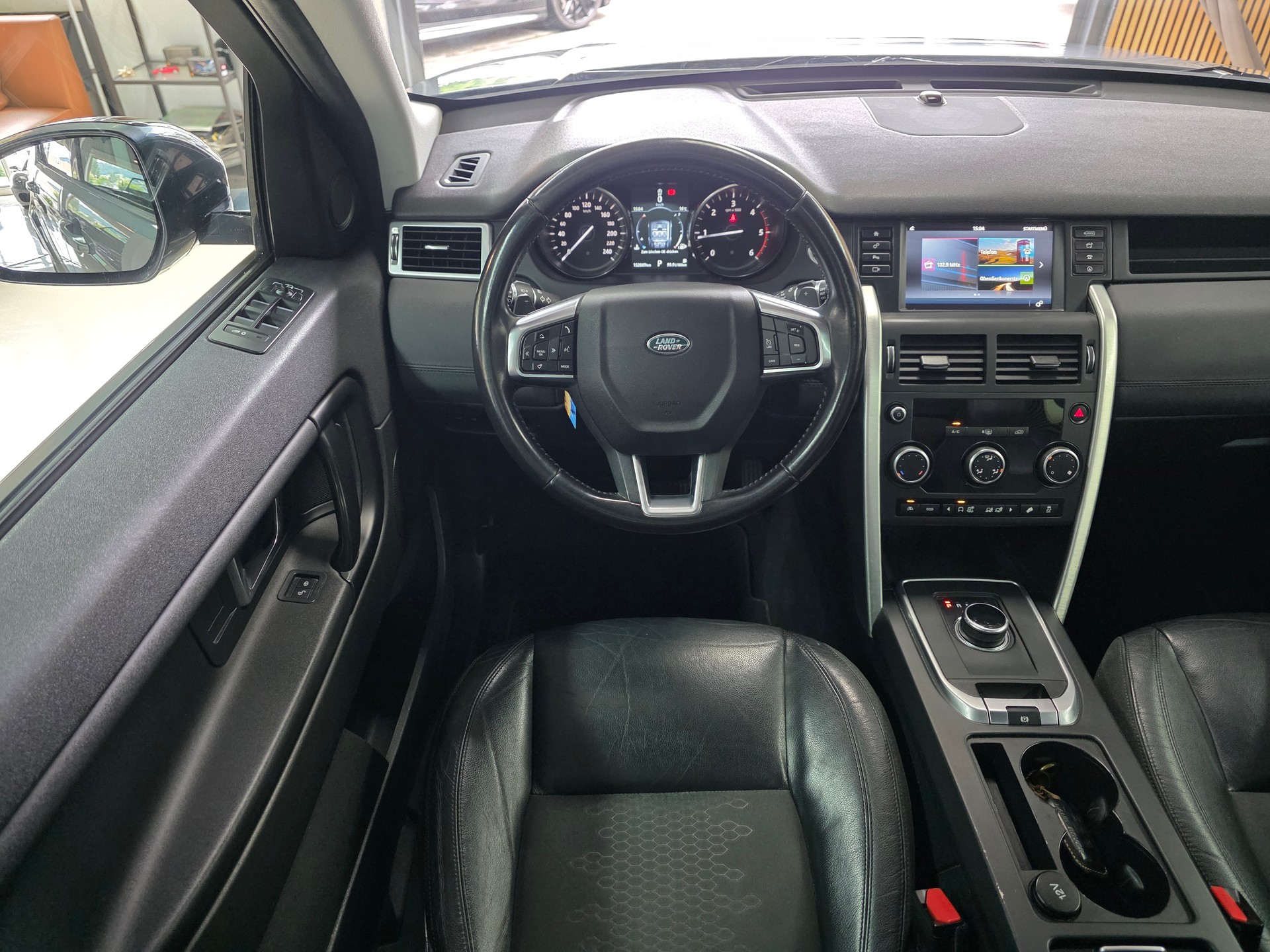 LAND ROVER Discovery Sport 2.0 TD4 Pure AT9-image-11