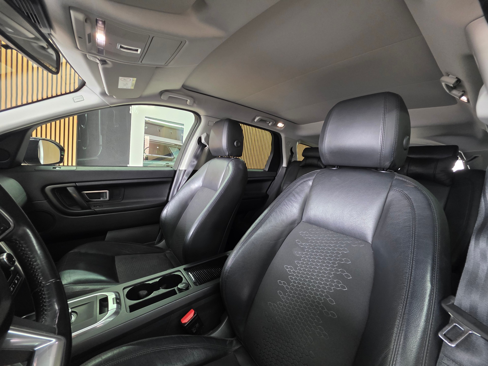LAND ROVER Discovery Sport 2.0 TD4 Pure AT9-image-9