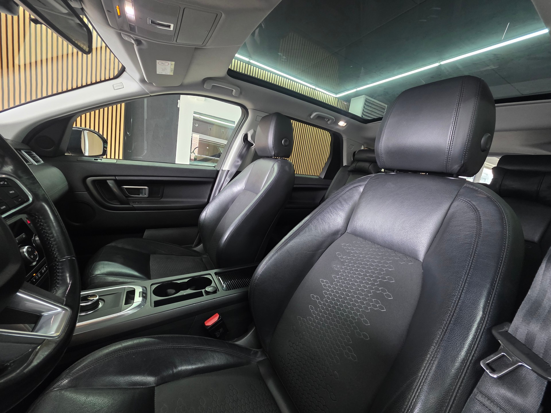 LAND ROVER Discovery Sport 2.0 TD4 Pure AT9-image-10