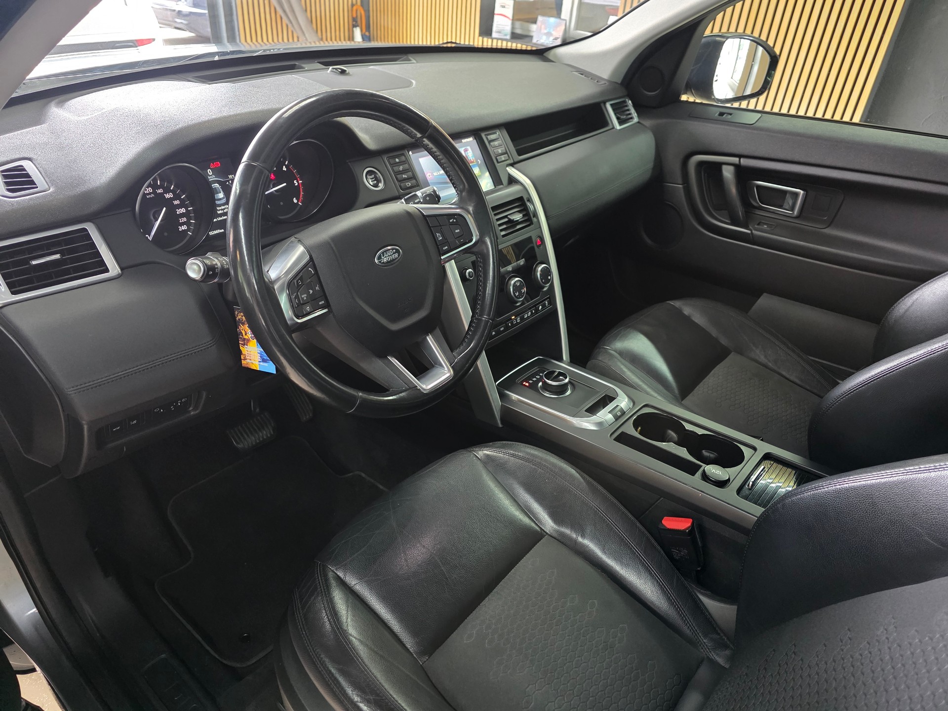 LAND ROVER Discovery Sport 2.0 TD4 Pure AT9-image-7
