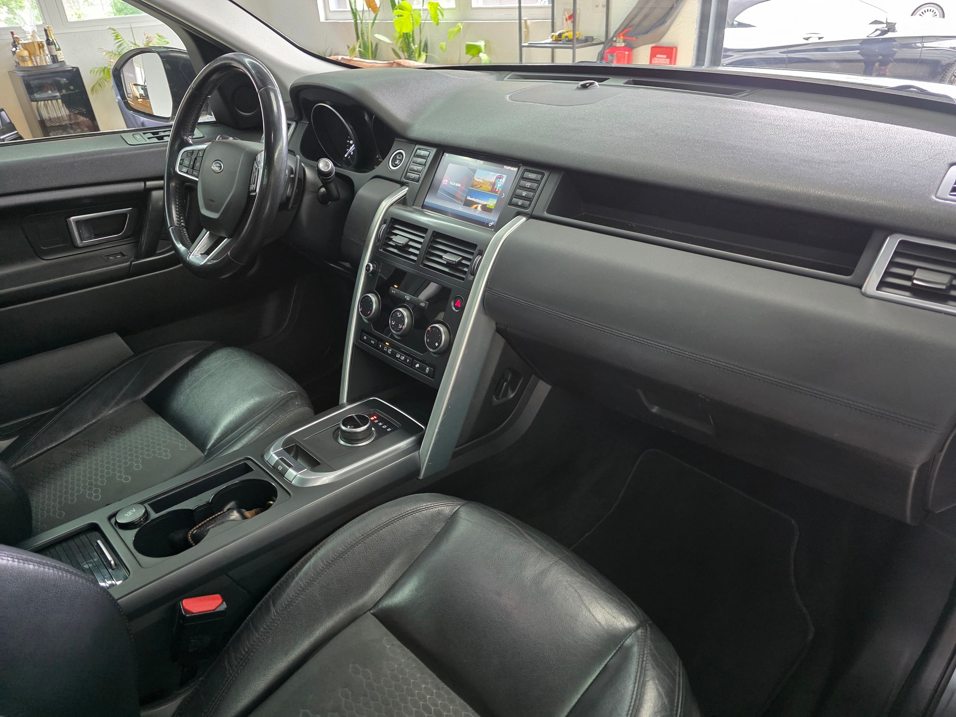 LAND ROVER Discovery Sport 2.0 TD4 Pure AT9-image-8