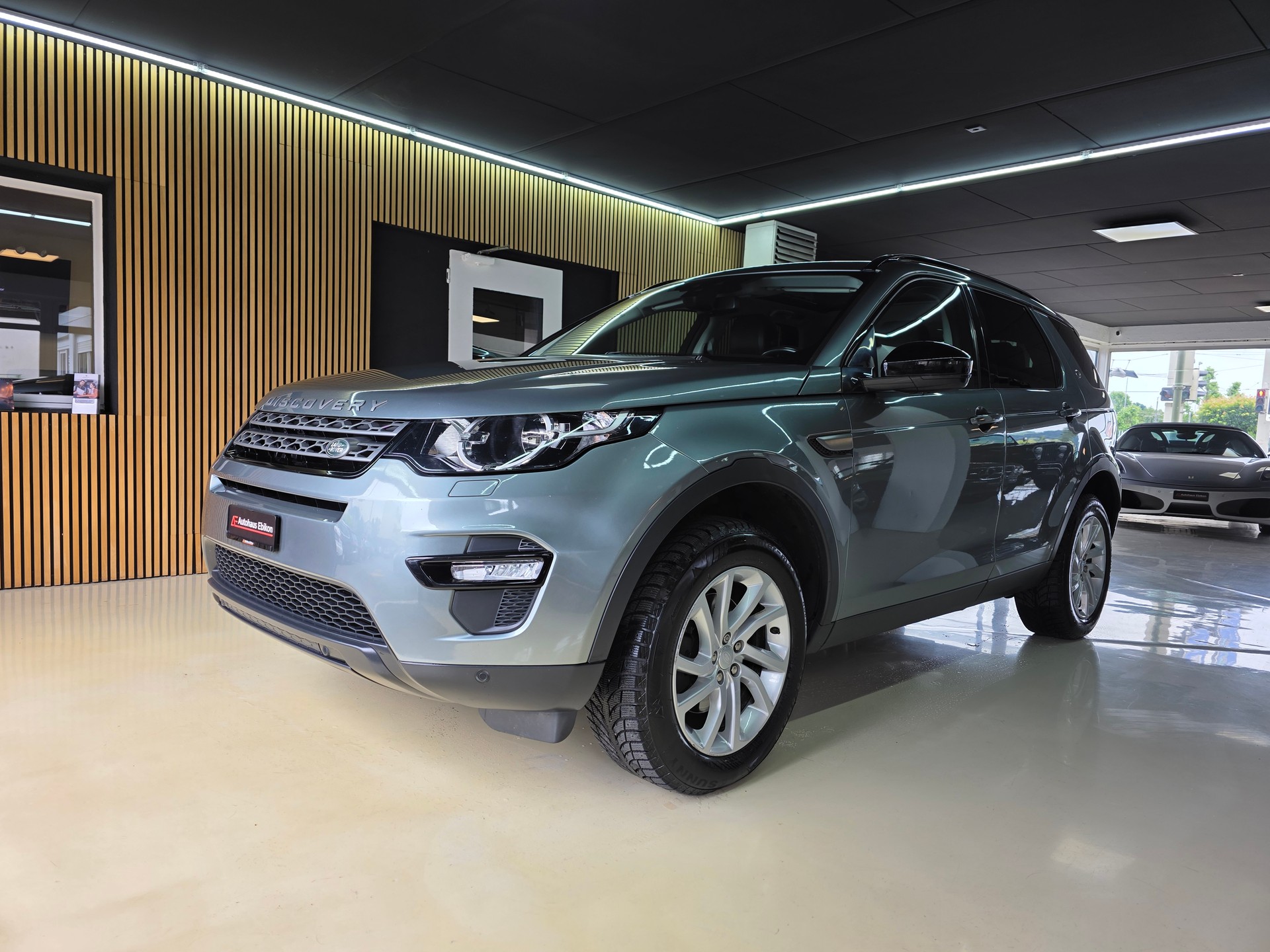LAND ROVER Discovery Sport 2.0 TD4 Pure AT9-image-2