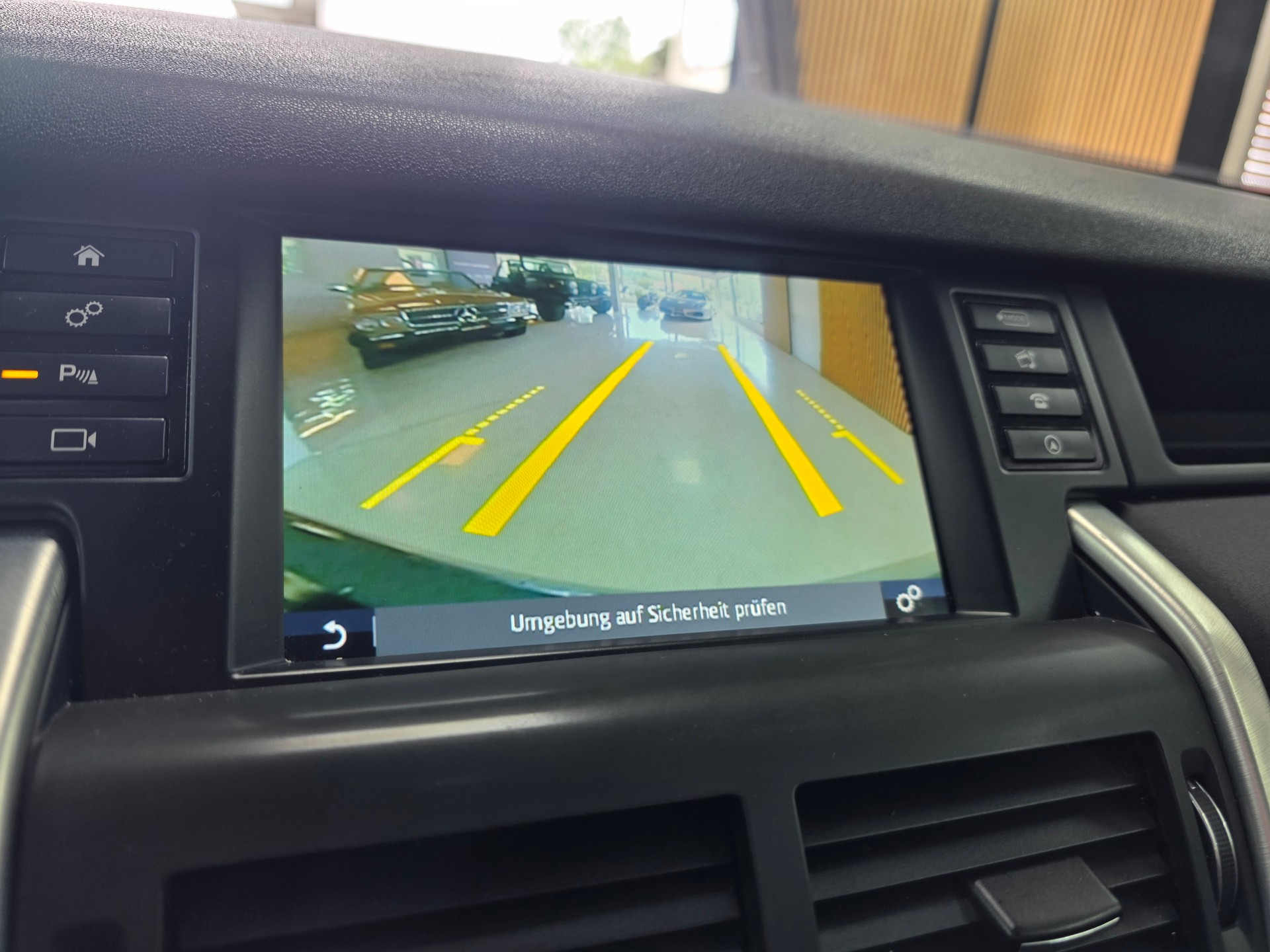 LAND ROVER Discovery Sport 2.0 TD4 Pure AT9-image-15