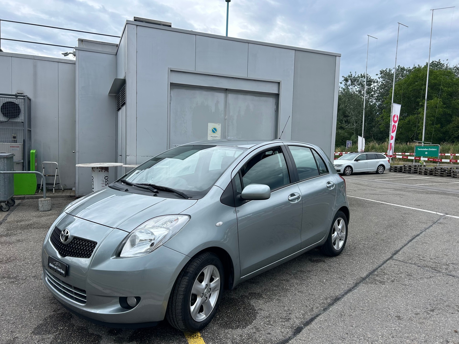 TOYOTA Yaris 1.3 Linea Sol-image-5