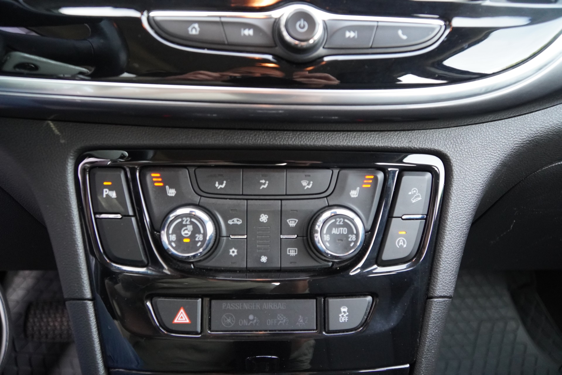 OPEL Mokka X 1.4i 16V Turbo Enjoy 4WD Automatik-image-19