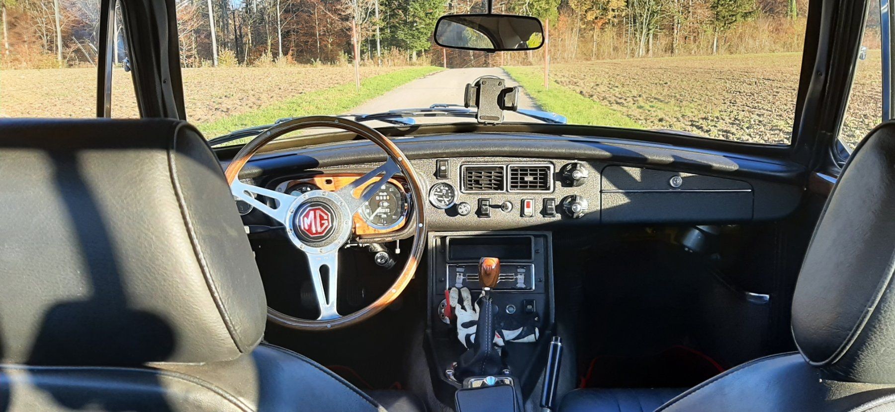 MG GT-image-4