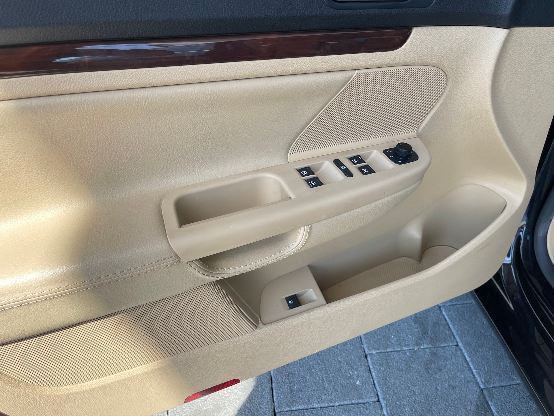 VW Jetta 2.0 FSI Turbo Sportline-image-14