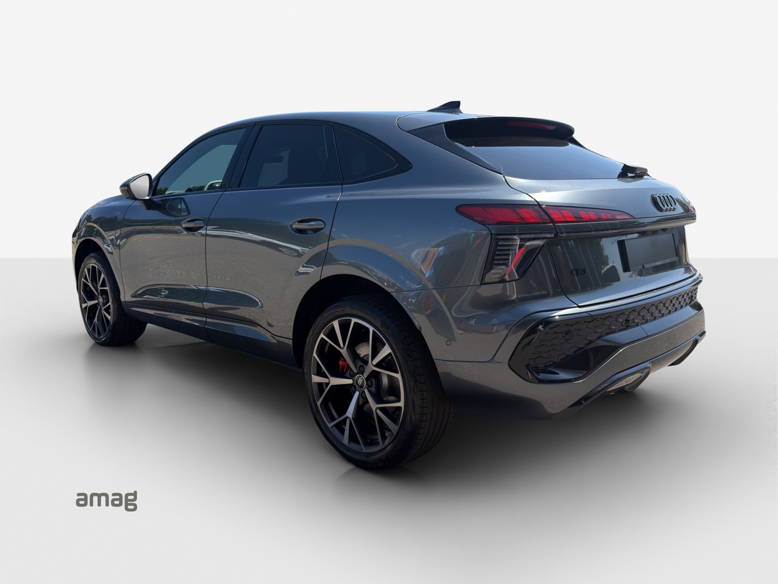 AUDI Q3 Sportback e-hybrid 200 kW S tronig-image-2