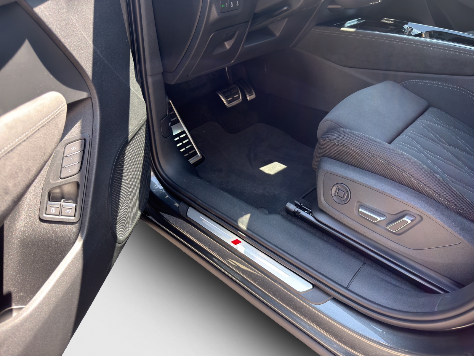 AUDI Q3 Sportback e-hybrid 200 kW S tronig-image-15