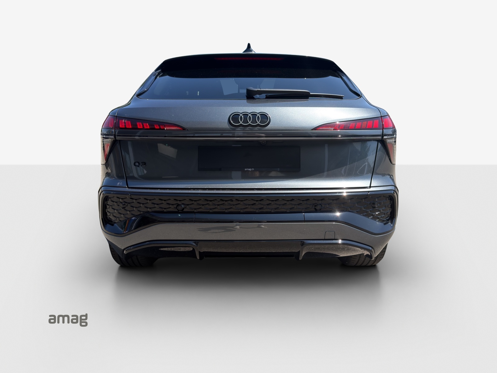 AUDI Q3 Sportback e-hybrid 200 kW S tronig-showroom-element-3