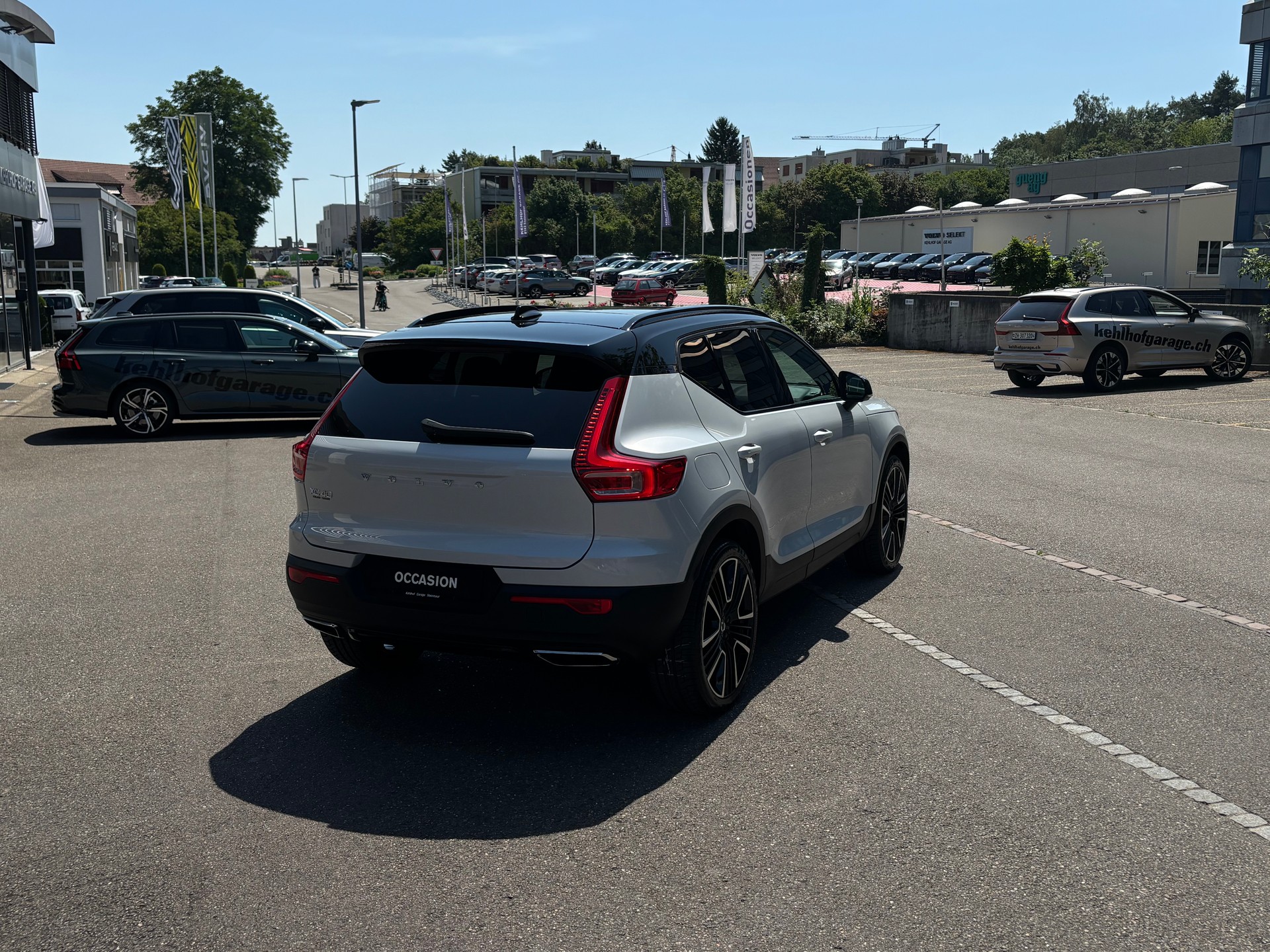 VOLVO XC40 2.0 T5 R-Design AWD-image-5