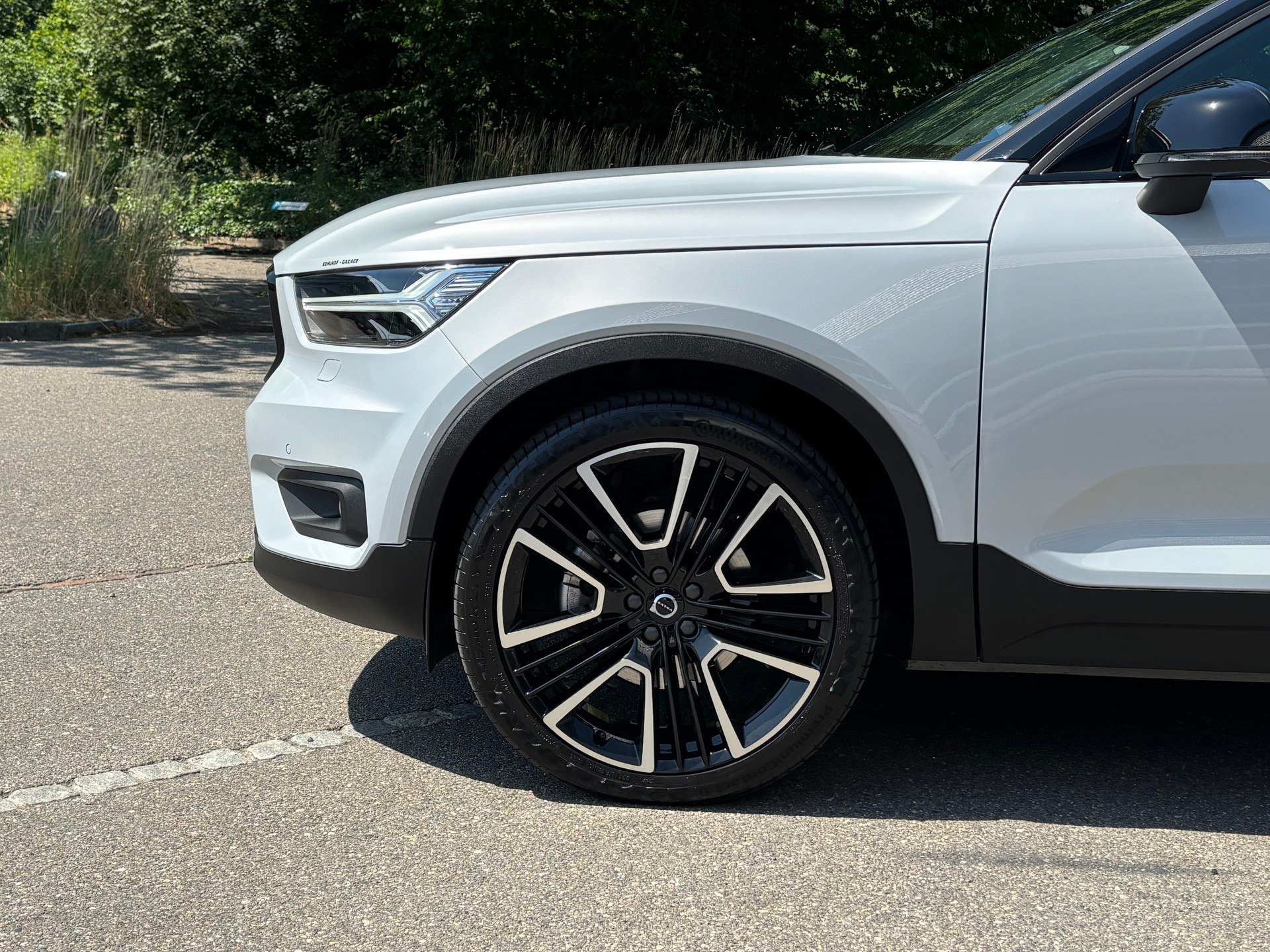 VOLVO XC40 2.0 T5 R-Design AWD-image-1