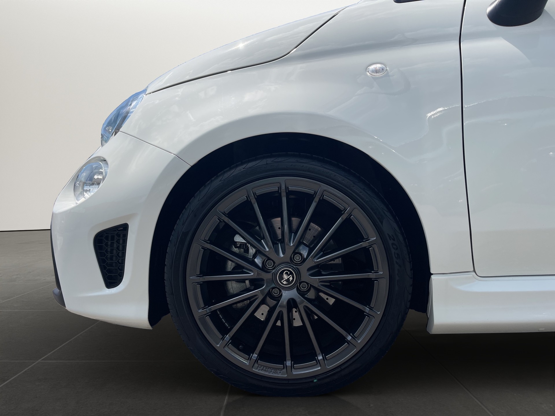 FIAT 500 Abarth-image-18