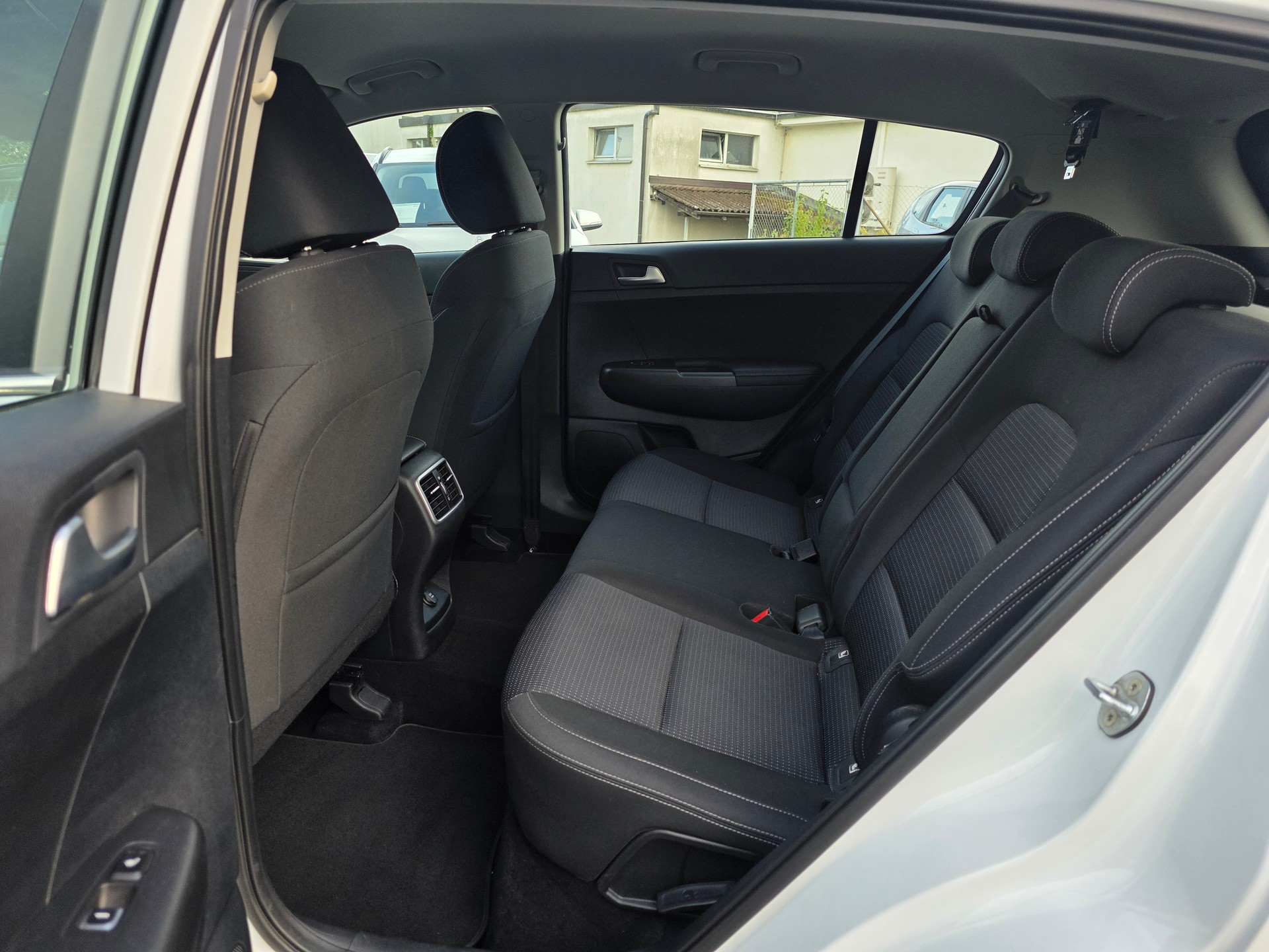KIA Sportage 1.6CRDi Mild Hybrid Power 2020 4WD Automat * CH-Fahrzeug * Frisch ab MFK * TOP Zustand *-image-28