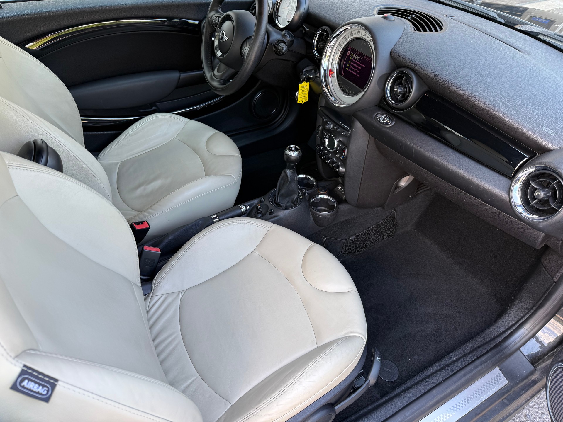 MINI Cooper S Cabriolet-image-10