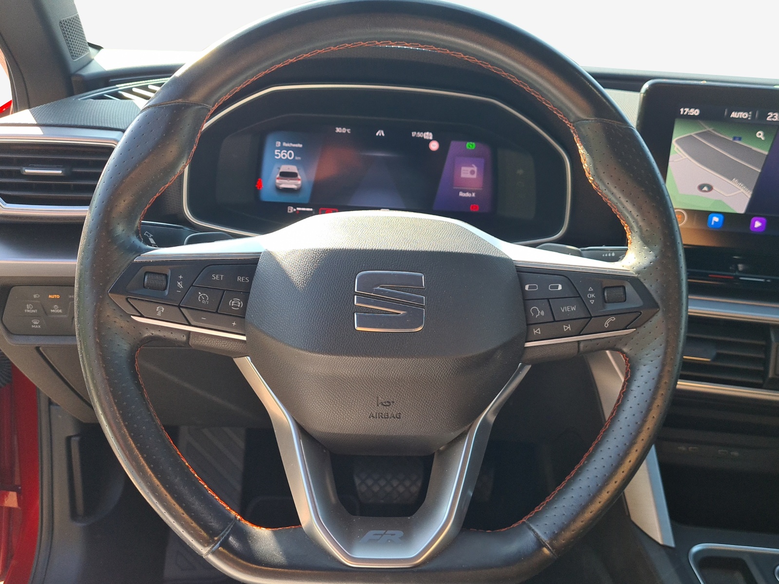 SEAT Leon 1.5 eTSI mHEV DSG FR-image-9