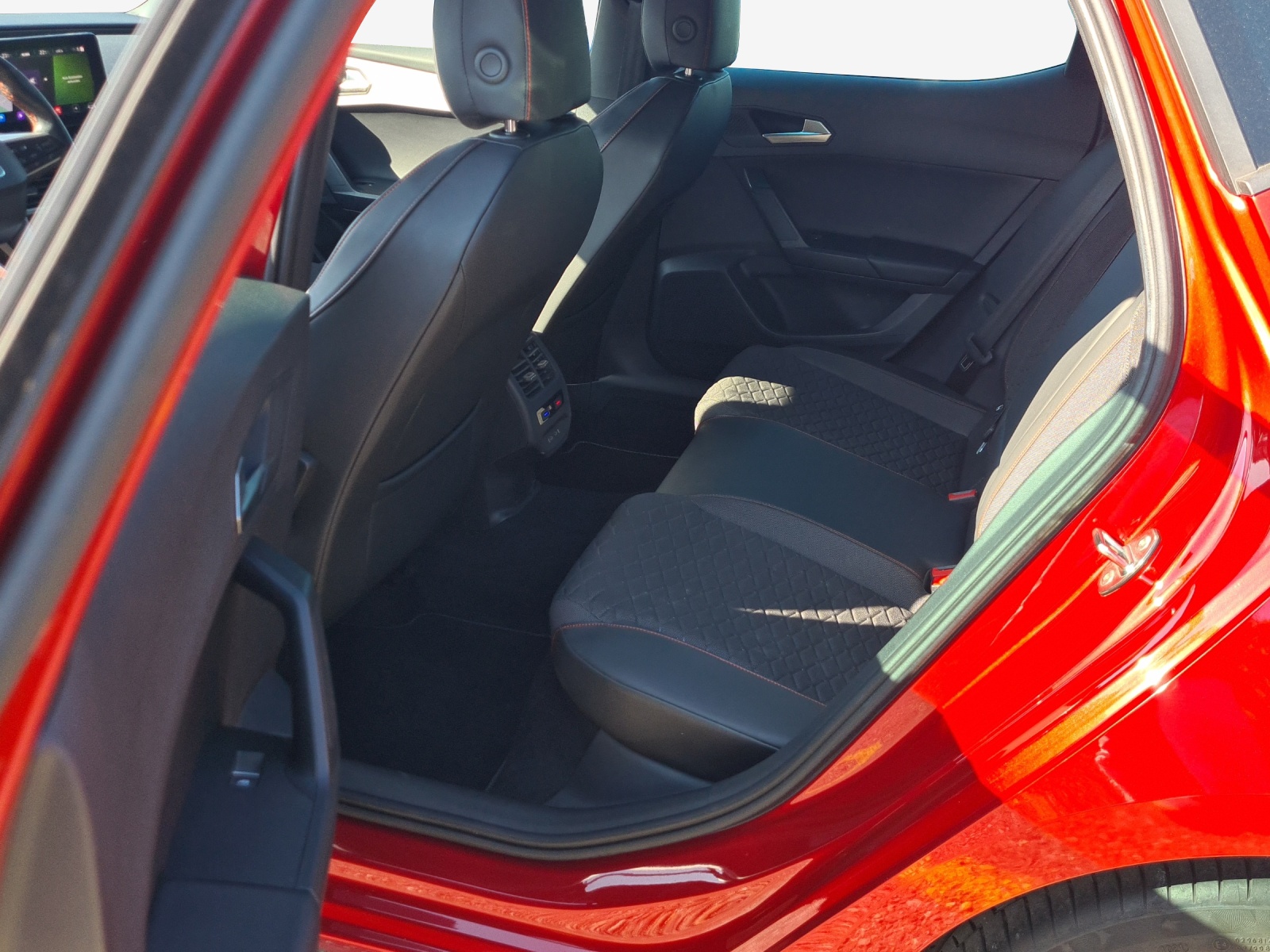 SEAT Leon 1.5 eTSI mHEV DSG FR-image-11