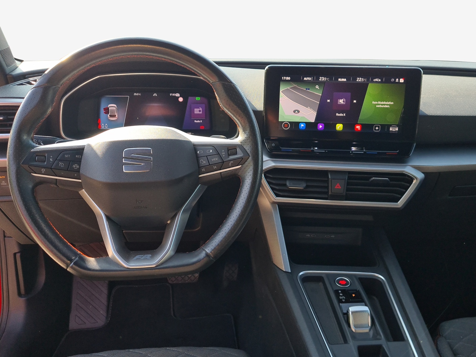 SEAT Leon 1.5 eTSI mHEV DSG FR-image-8