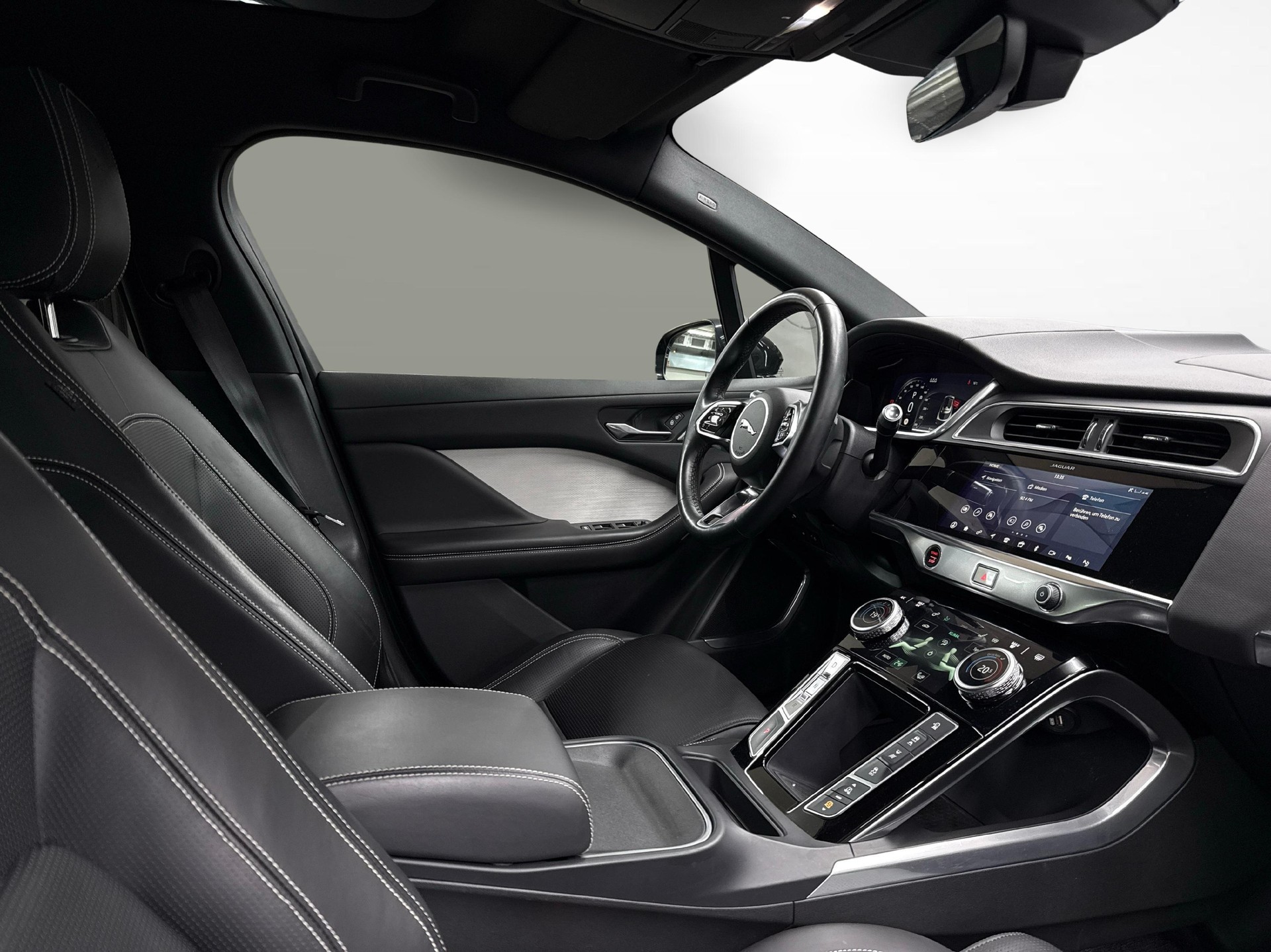 JAGUAR I-Pace EV400 HSE AWD-image-9