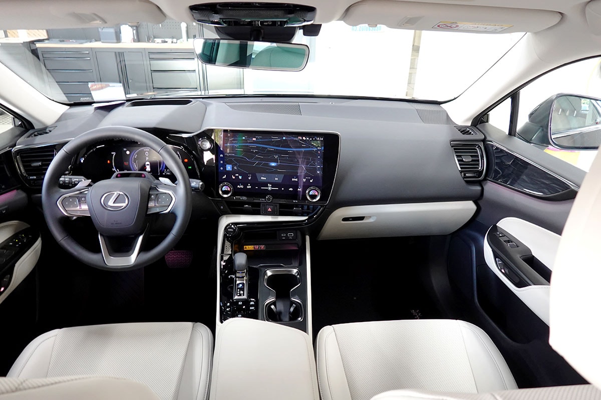 LEXUS NX 450h+ E-FOUR Comfort Pack Interieur-image-7