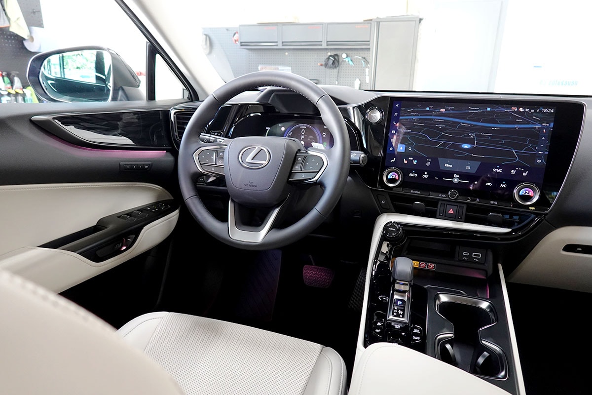 LEXUS NX 450h+ E-FOUR Comfort Pack Interieur-image-6