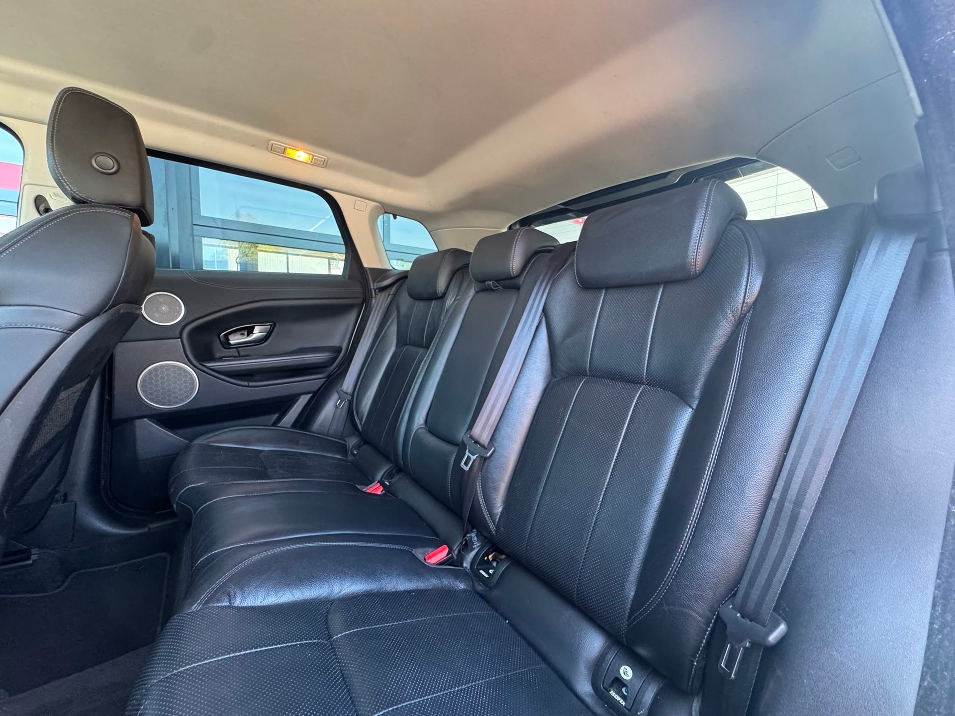 LAND ROVER Range Rover Evoque 2.0 TD4 SE Dynamic-image-11
