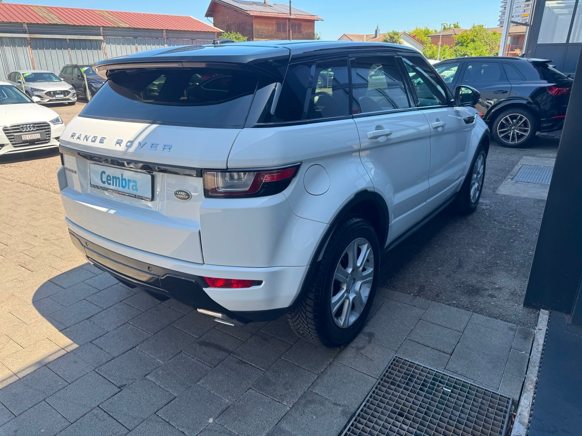 LAND ROVER Range Rover Evoque 2.0 TD4 SE Dynamic-image-5