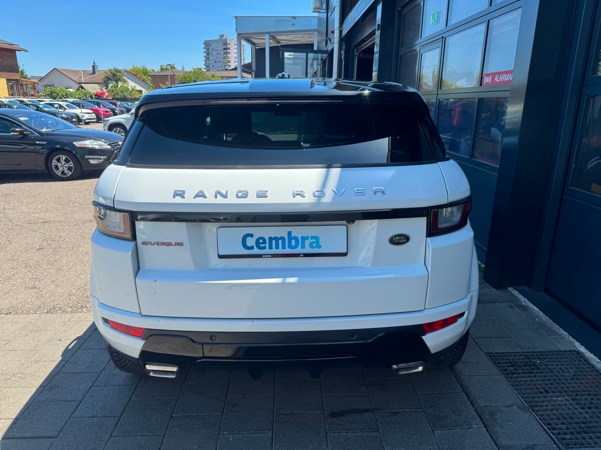 LAND ROVER Range Rover Evoque 2.0 TD4 SE Dynamic-image-4