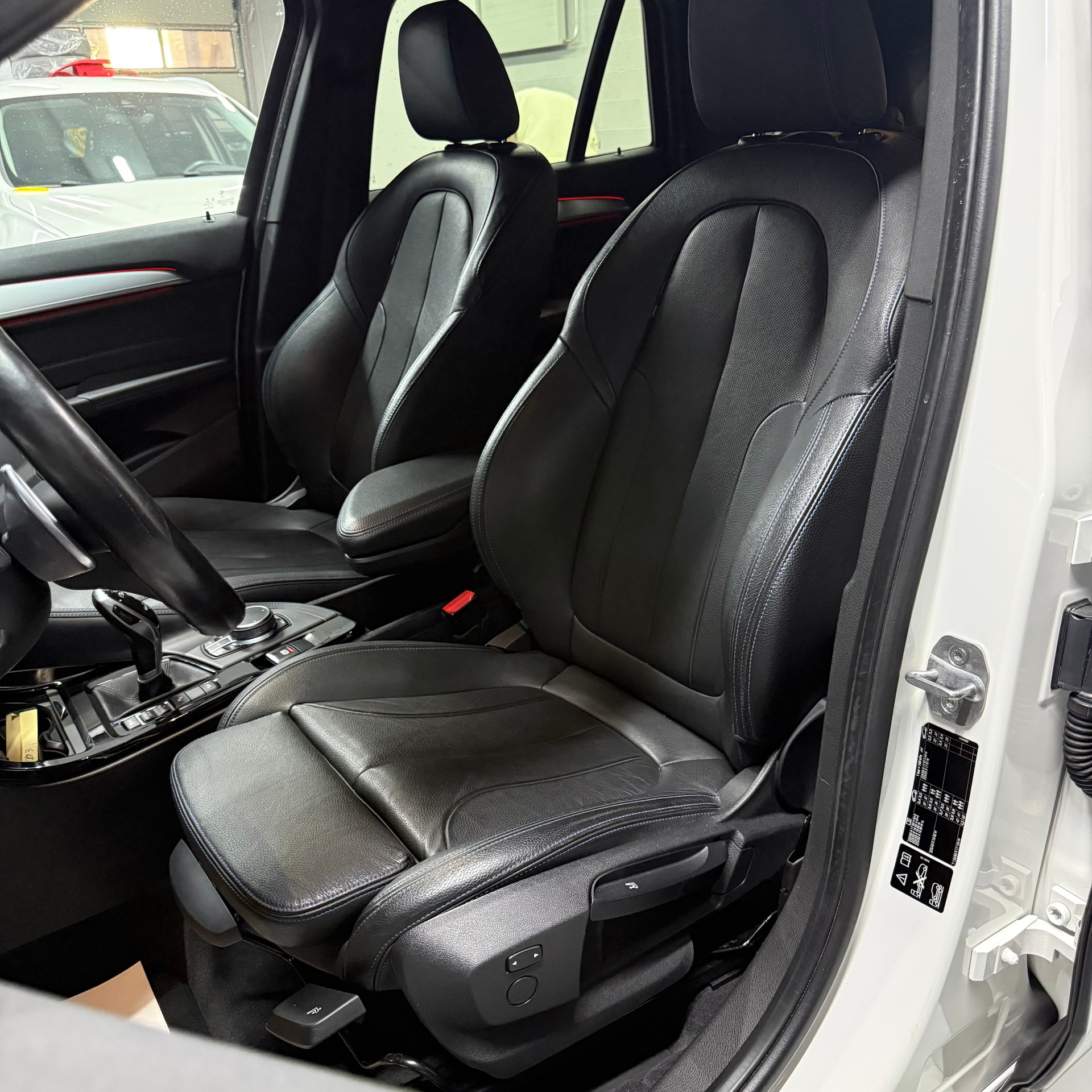 BMW X1 xDrive 20d M Sport Steptronic-image-11
