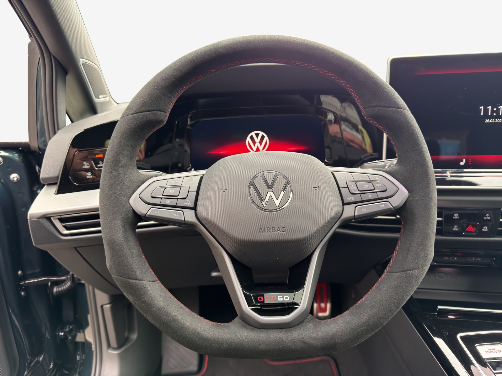 VW Golf 2.0 TSI GTI Edition 50 DSG-image-9