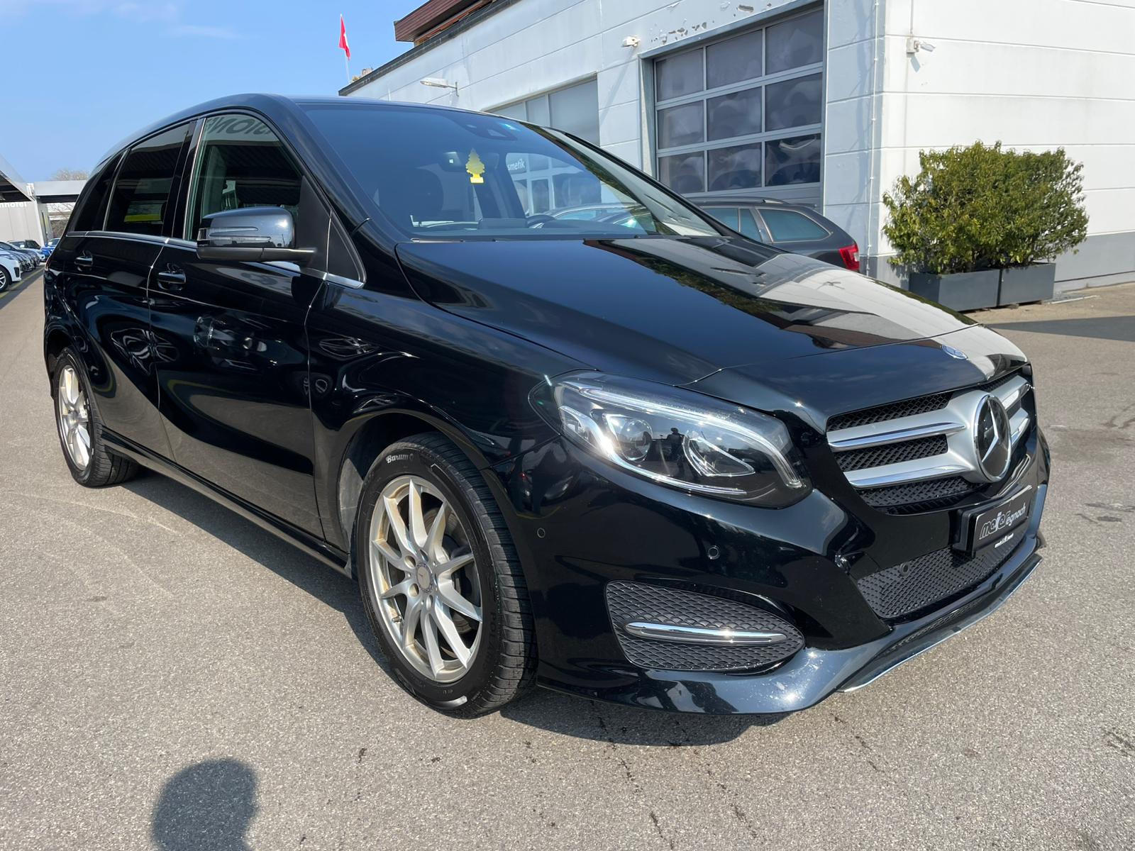 MERCEDES-BENZ B 220 CDI Swiss Star Edition Urban 4Matic 7G-DCT-image-2