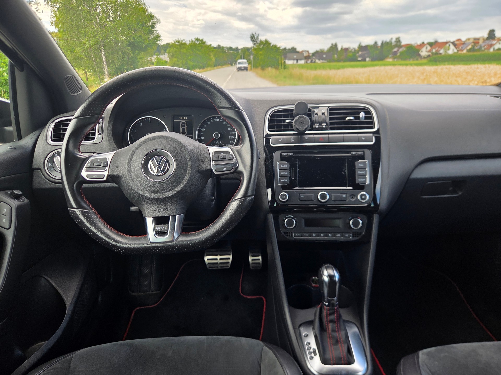 VW 1.4 TSI GTI DSG-image-5