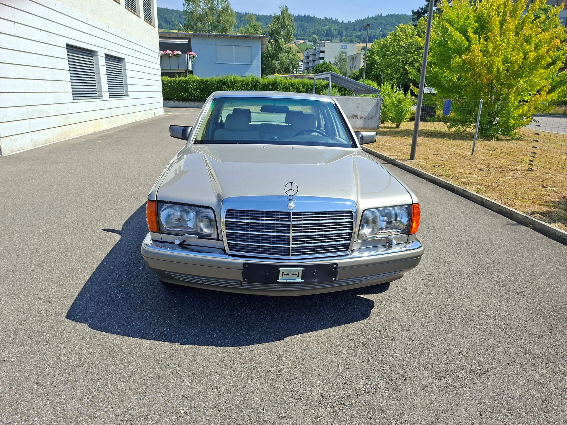 MERCEDES-BENZ SE-image-2