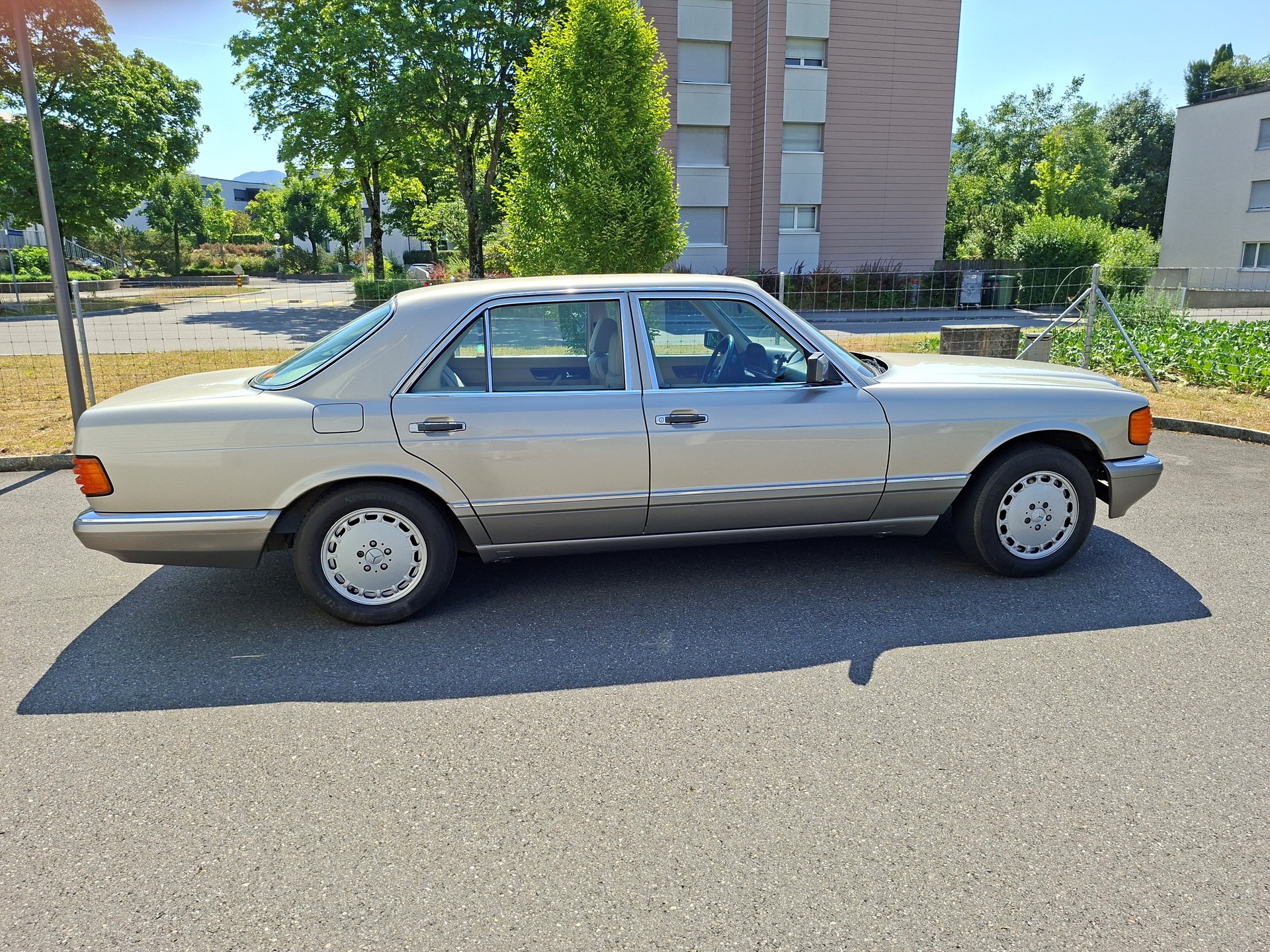MERCEDES-BENZ SE-image-1