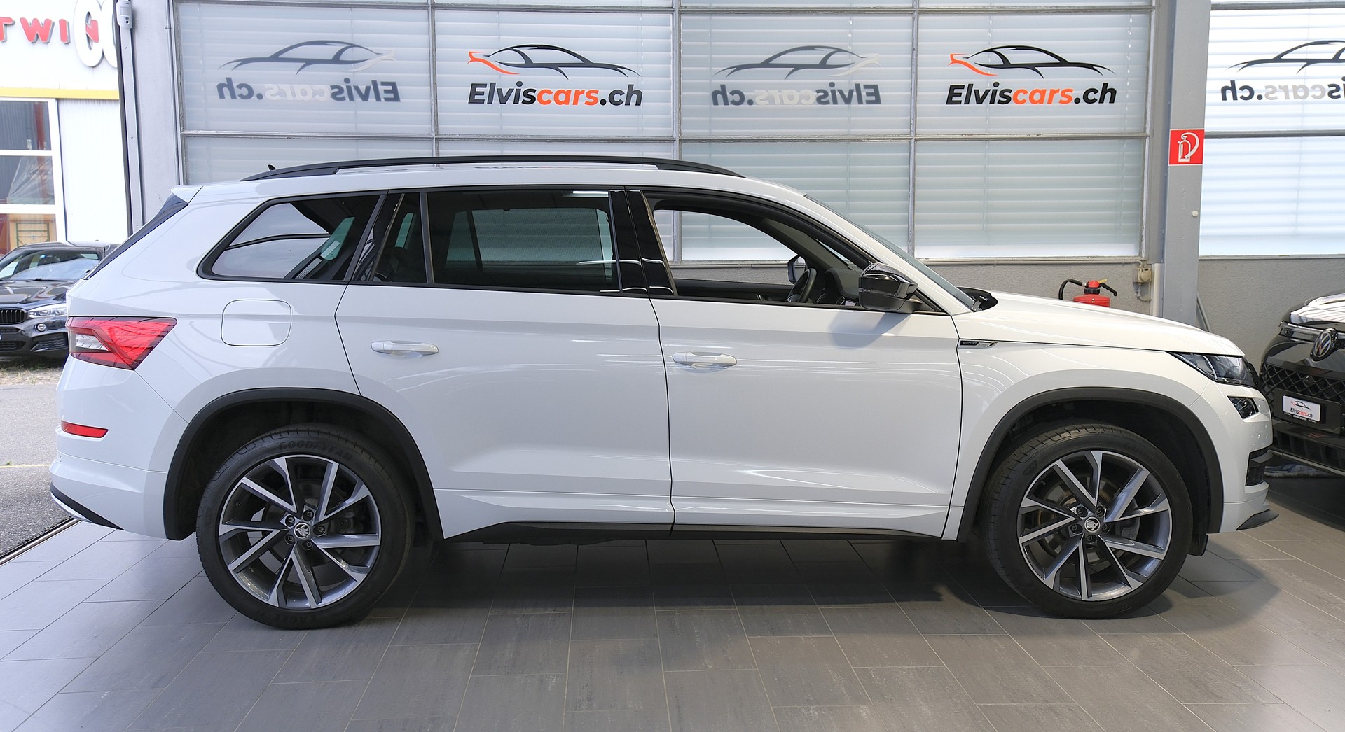 SKODA Kodiaq 2.0 TSI 4x4 Sport Line-image-26