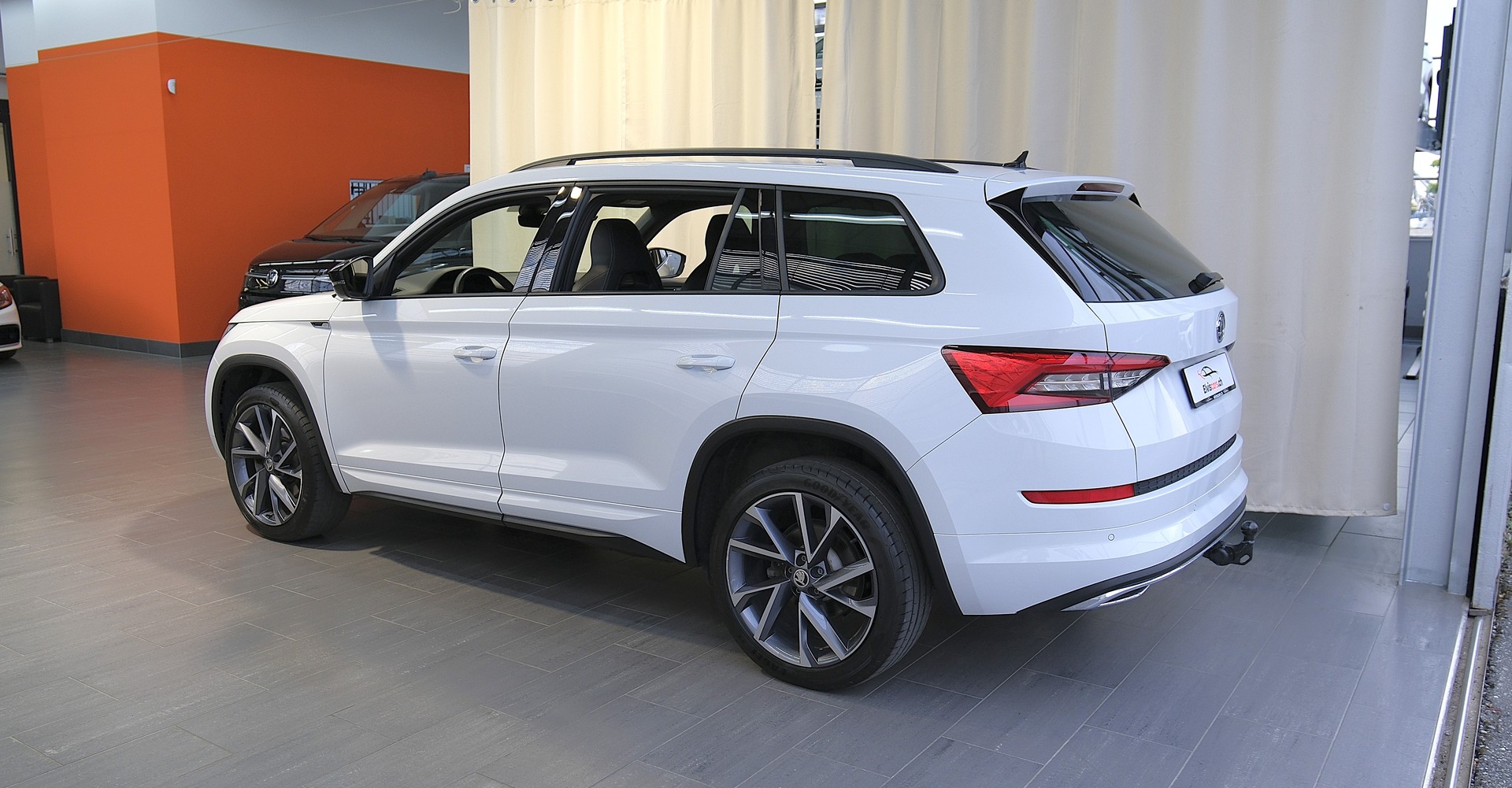 SKODA Kodiaq 2.0 TSI 4x4 Sport Line-image-9