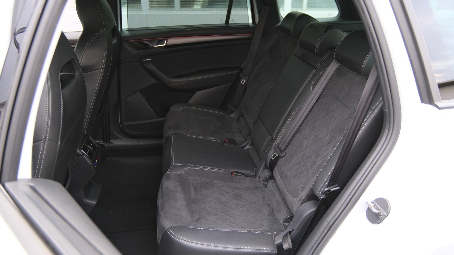 SKODA Kodiaq 2.0 TSI 4x4 Sport Line-image-22