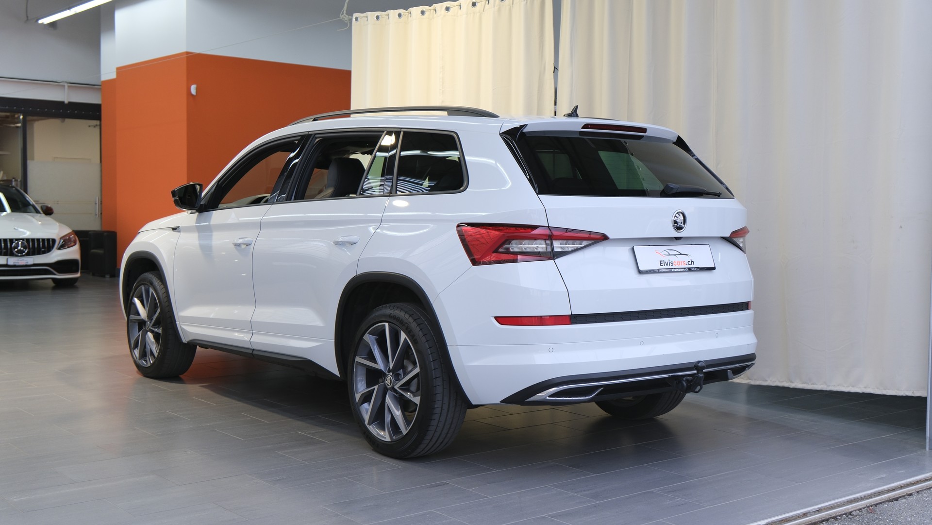 SKODA Kodiaq 2.0 TSI 4x4 Sport Line-image-10