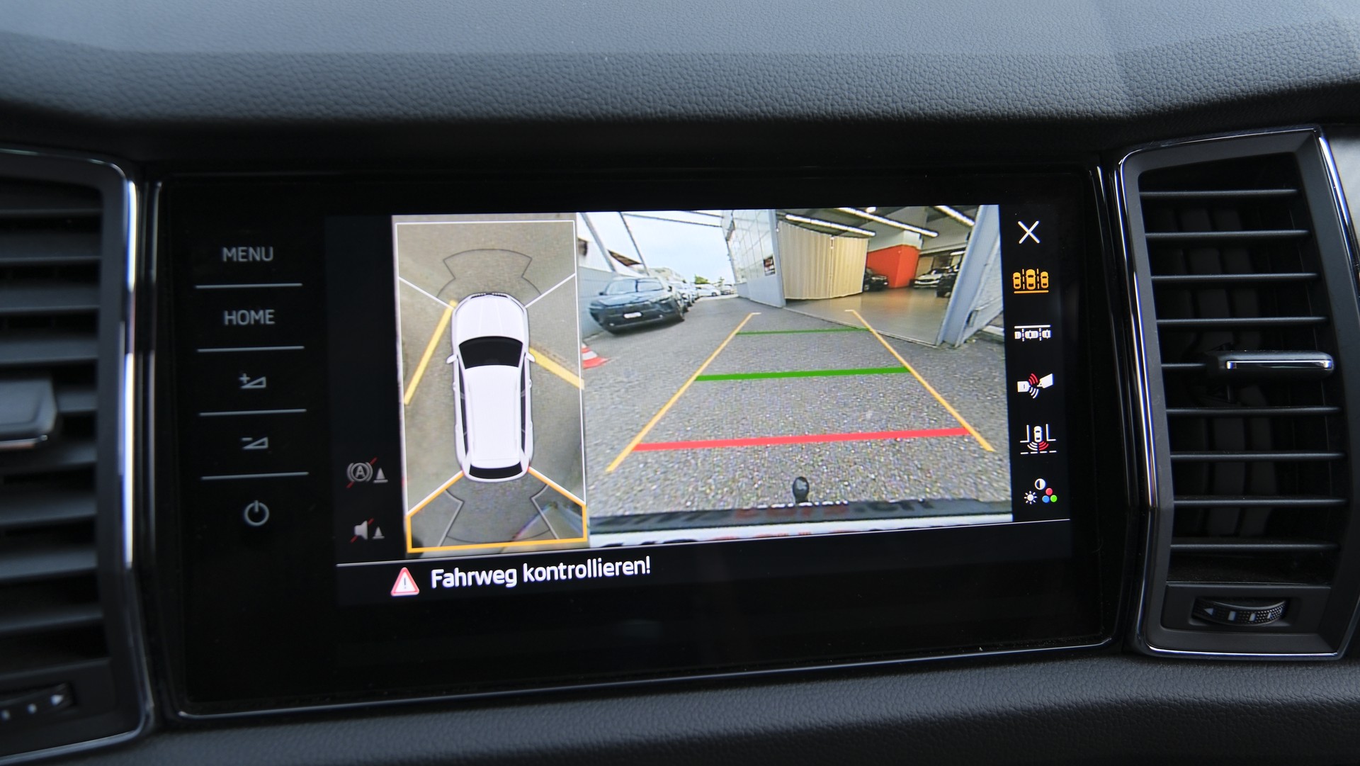 SKODA Kodiaq 2.0 TSI 4x4 Sport Line-image-17