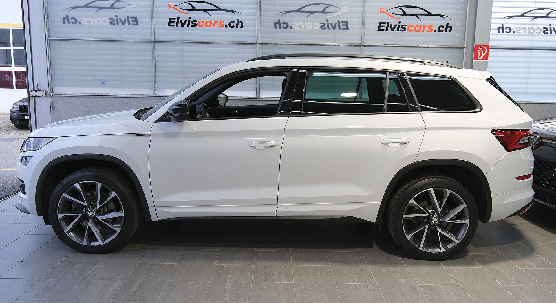 SKODA Kodiaq 2.0 TSI 4x4 Sport Line-image-8