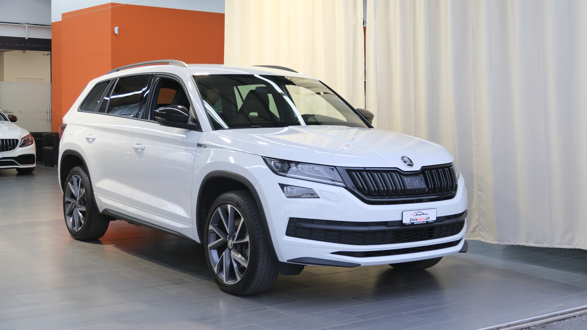 SKODA Kodiaq 2.0 TSI 4x4 Sport Line-image-28