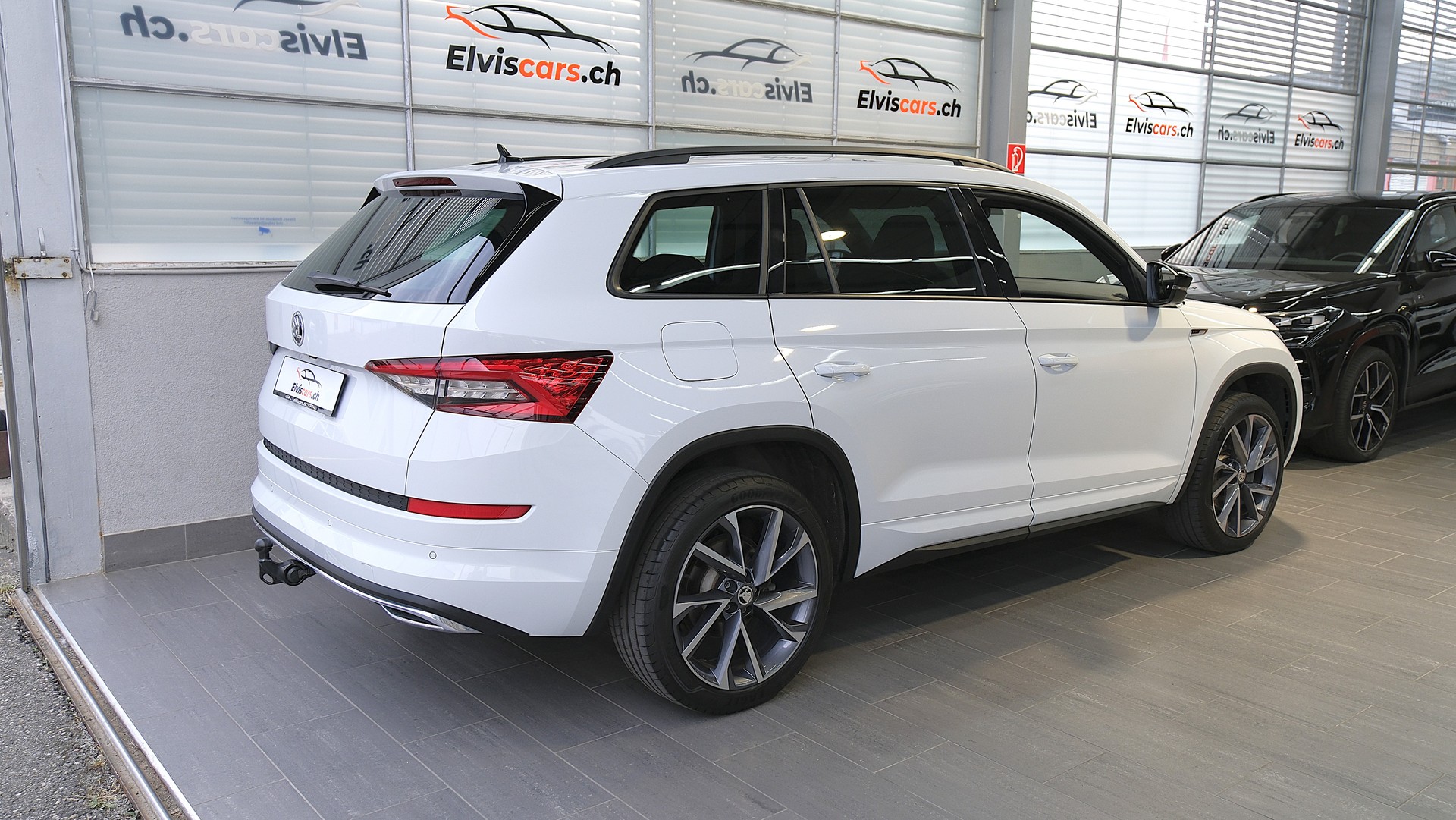 SKODA Kodiaq 2.0 TSI 4x4 Sport Line-image-25
